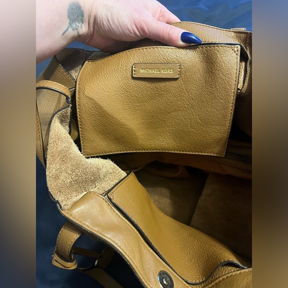 Michael Kors purse - Picture 3 of 10